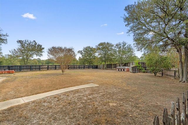 212 Thousand Oaks DR, Cedar Creek, TX 78612