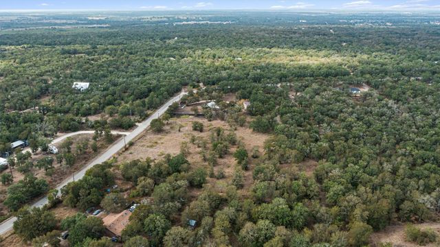 212 Thousand Oaks DR, Cedar Creek, TX 78612
