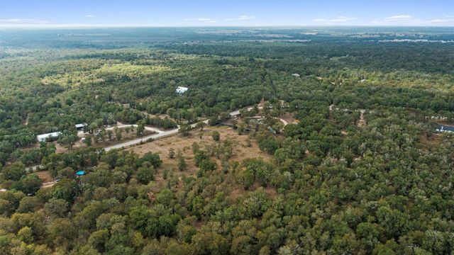 212 Thousand Oaks DR, Cedar Creek, TX 78612