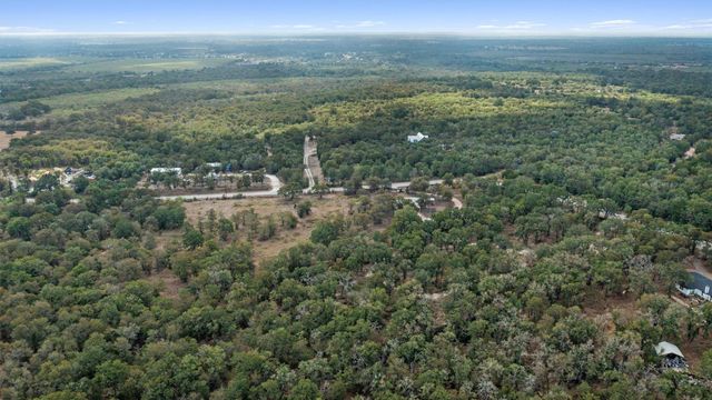 212 Thousand Oaks DR, Cedar Creek, TX 78612