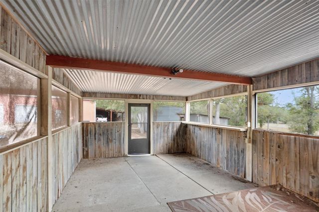 212 Thousand Oaks DR, Cedar Creek, TX 78612