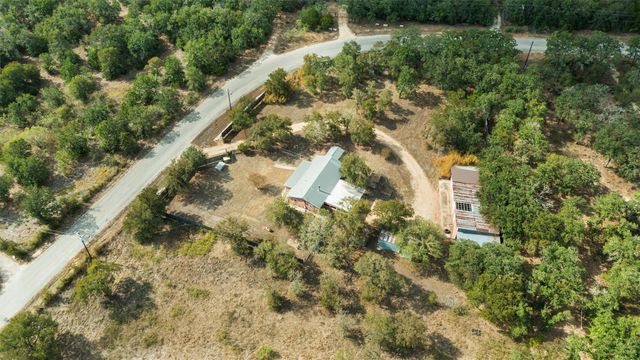 212 Thousand Oaks DR, Cedar Creek, TX 78612