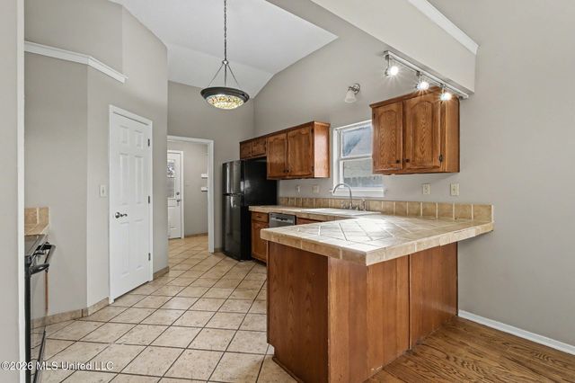 5364 W Payton Drive, Southaven, MS 38671