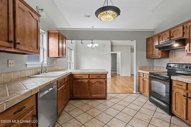 5364 W Payton Drive, Southaven, MS 38671