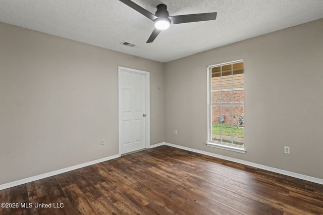 5364 W Payton Drive, Southaven, MS 38671