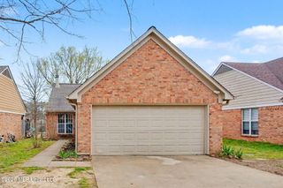 5364 W Payton Drive, Southaven, MS 38671