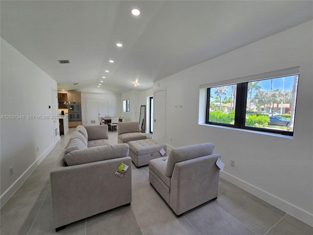 1141 Hollywood Boulevard, Hollywood, FL 33019