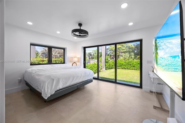 1141 Hollywood Boulevard, Hollywood, FL 33019