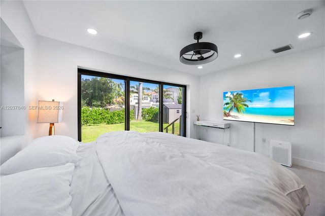 1141 Hollywood Boulevard, Hollywood, FL 33019