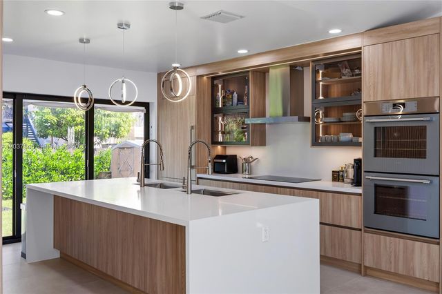 1141 Hollywood Boulevard, Hollywood, FL 33019