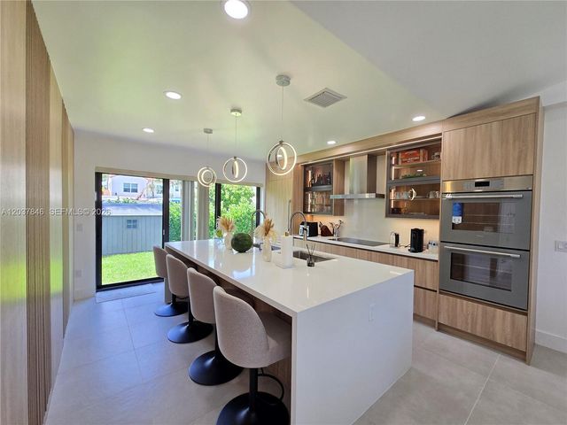 1141 Hollywood Boulevard, Hollywood, FL 33019