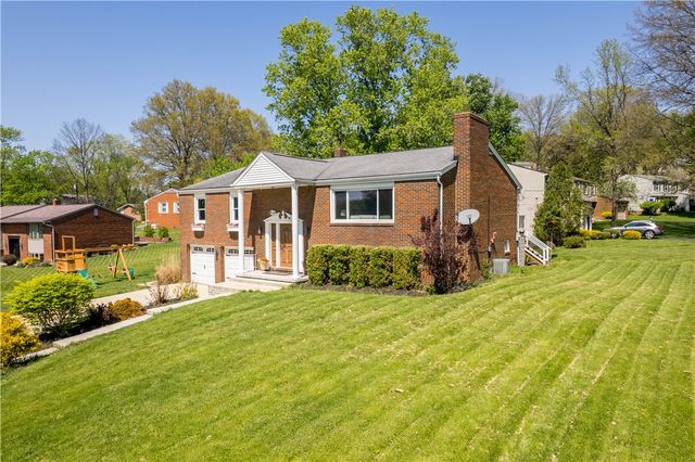 279 Carmell Dr, Upper St Clair, PA 15241