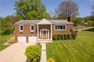 279 Carmell Dr, Upper St Clair, PA 15241