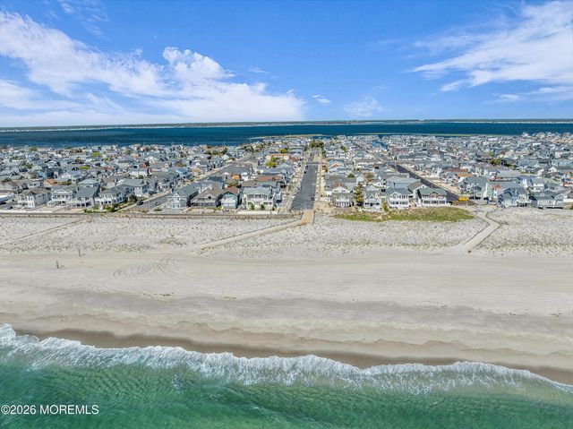 7 Ortley Avenue, Lavallette, NJ 08735