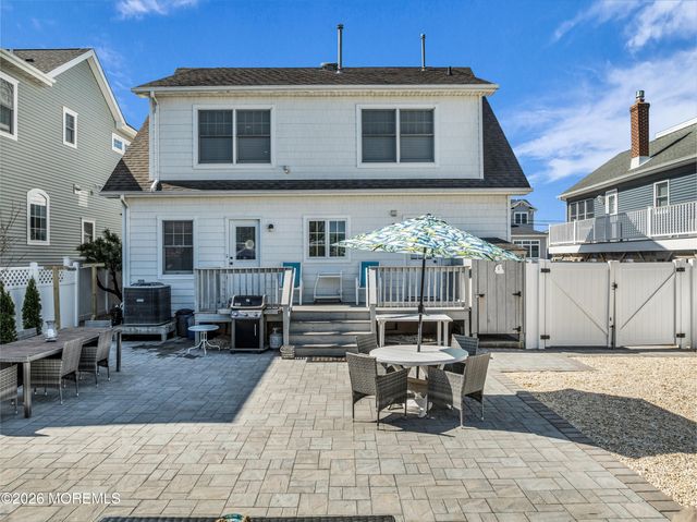 7 Ortley Avenue, Lavallette, NJ 08735