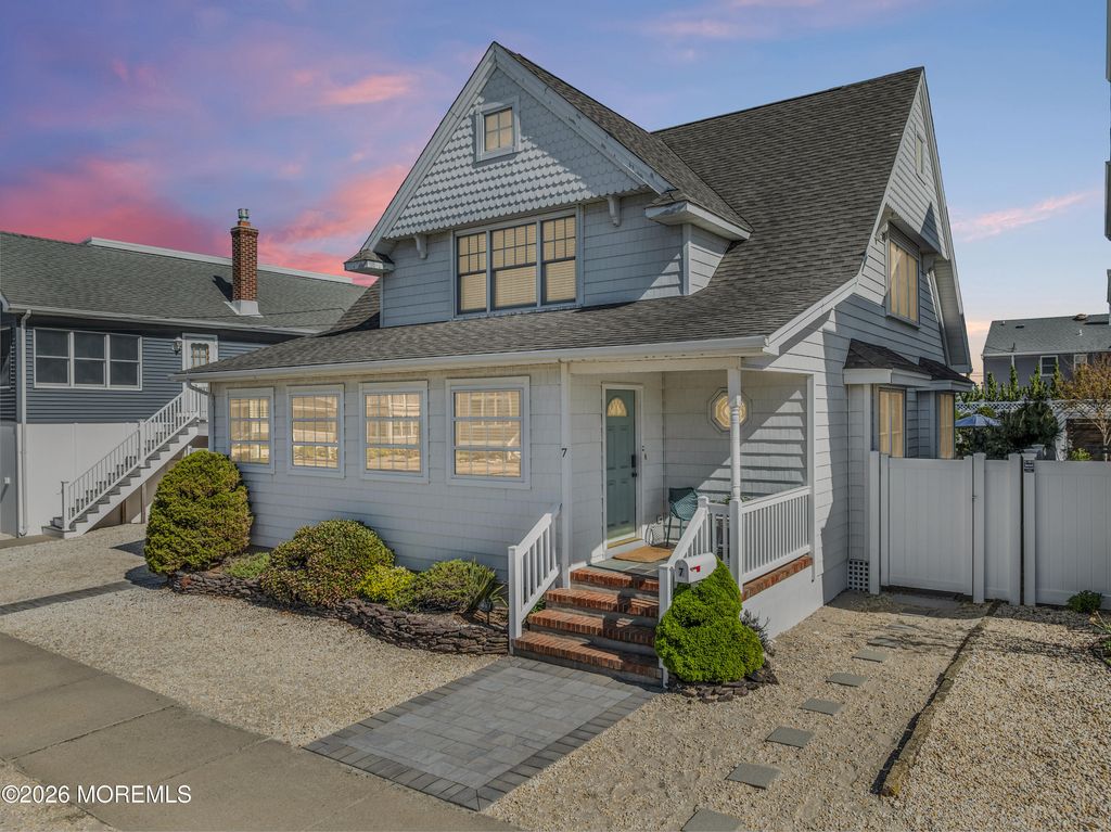 7 Ortley Avenue, Lavallette, NJ 08735