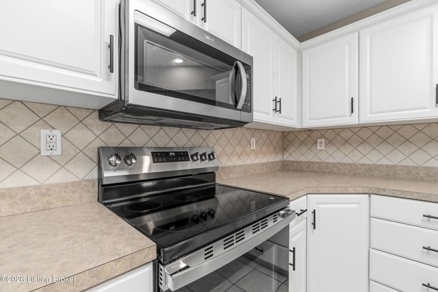 8714 Broadwood Ct, Louisville, KY 40291