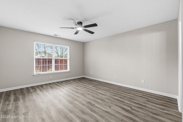 8714 Broadwood Ct, Louisville, KY 40291