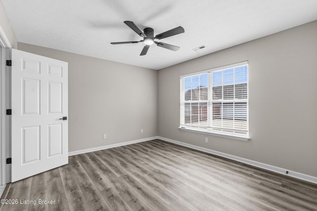 8714 Broadwood Ct, Louisville, KY 40291