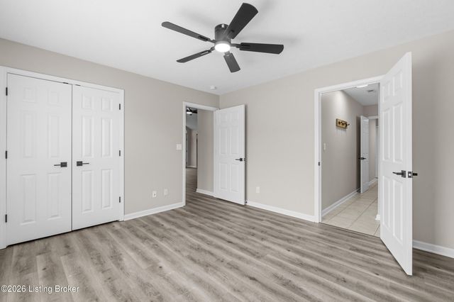 8714 Broadwood Ct, Louisville, KY 40291