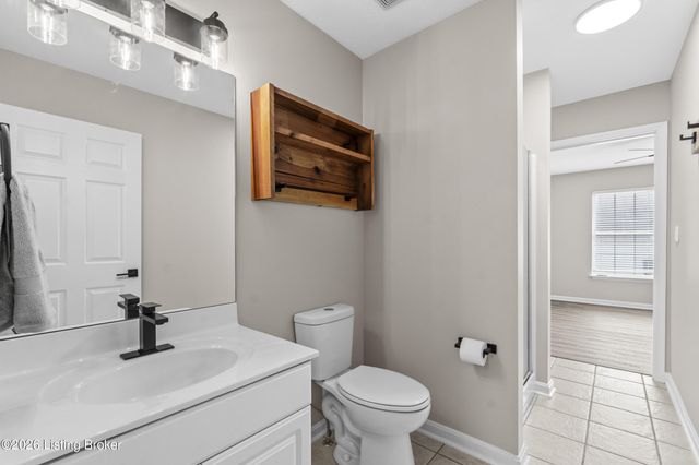 8714 Broadwood Ct, Louisville, KY 40291