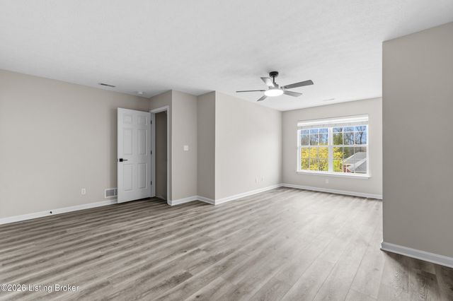 8714 Broadwood Ct, Louisville, KY 40291