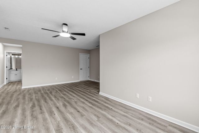 8714 Broadwood Ct, Louisville, KY 40291