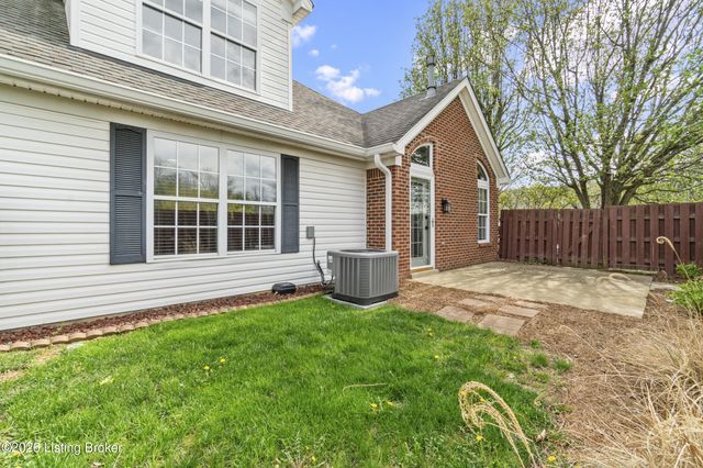 8714 Broadwood Ct, Louisville, KY 40291