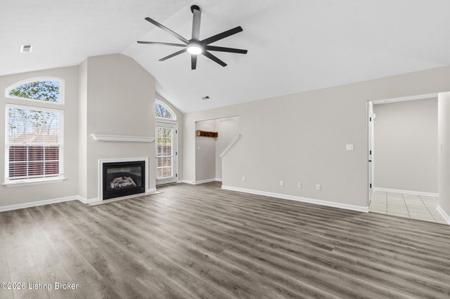 8714 Broadwood Ct, Louisville, KY 40291