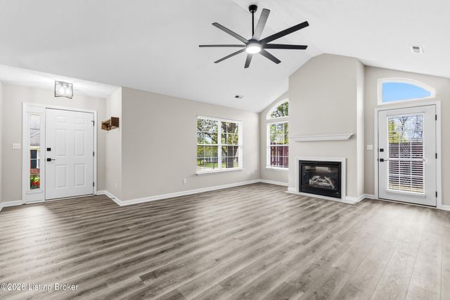 8714 Broadwood Ct, Louisville, KY 40291