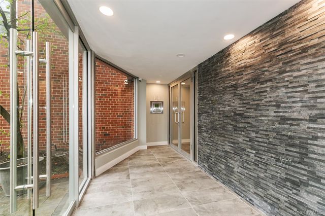 195 S Middle Neck Road 2 H, Great Neck, NY 11021