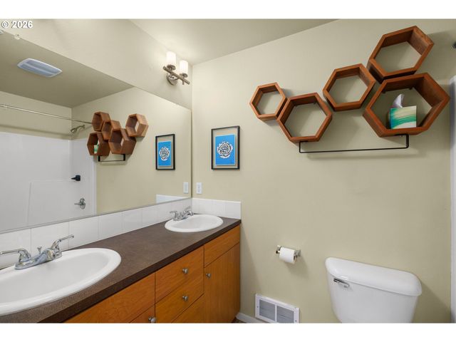 7561 N LEAVITT Ave, Portland, OR 97203