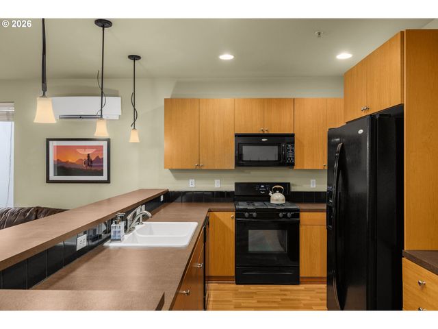 7561 N LEAVITT Ave, Portland, OR 97203