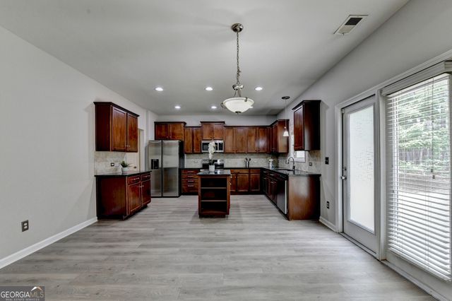 3473 Fallen Oak Drive, Buford, GA 30519