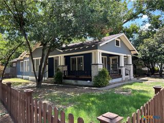 709 W Coll Street, New Braunfels, TX 78130