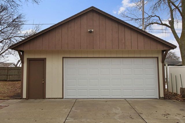 8515 17th AVENUE, Kenosha, WI 53143