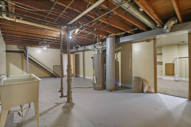 8515 17th AVENUE, Kenosha, WI 53143