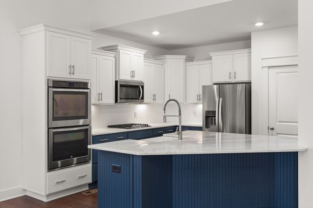 1226 Cotillion Dr, Murfreesboro, TN 37128