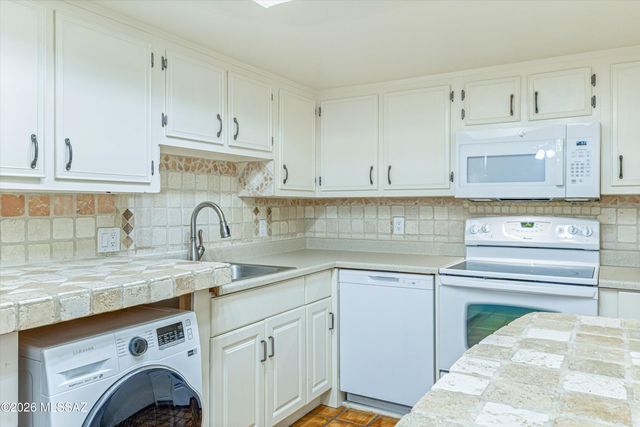 8255 N Oracle Rd Apt 105, Tucson, AZ 85704