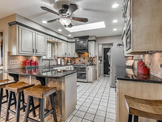 4 Cedar Lake Lane, Goldsby, OK 73093