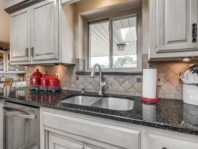 4 Cedar Lake Lane, Goldsby, OK 73093