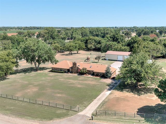 4 Cedar Lake Lane, Goldsby, OK 73093