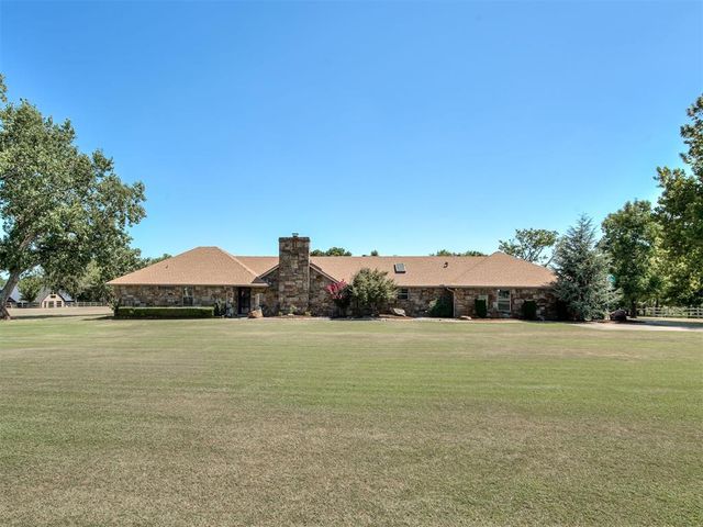 4 Cedar Lake Lane, Goldsby, OK 73093