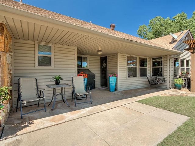 4 Cedar Lake Lane, Goldsby, OK 73093