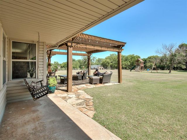 4 Cedar Lake Lane, Goldsby, OK 73093