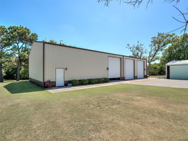 4 Cedar Lake Lane, Goldsby, OK 73093