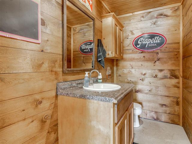 4 Cedar Lake Lane, Goldsby, OK 73093