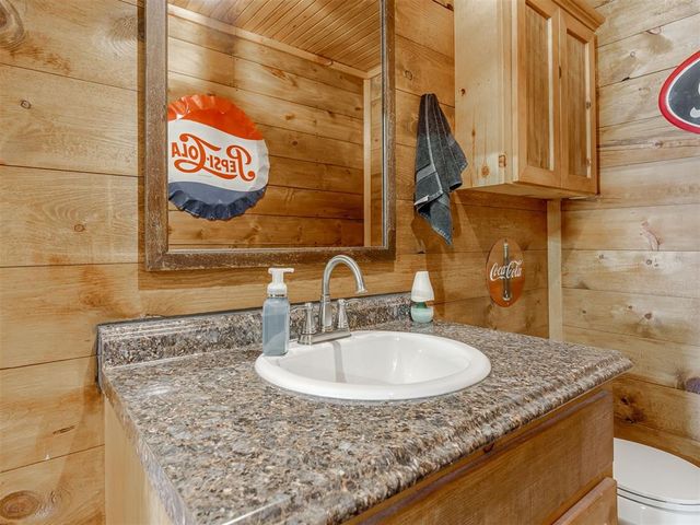 4 Cedar Lake Lane, Goldsby, OK 73093