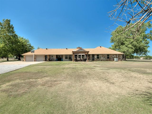 4 Cedar Lake Lane, Goldsby, OK 73093