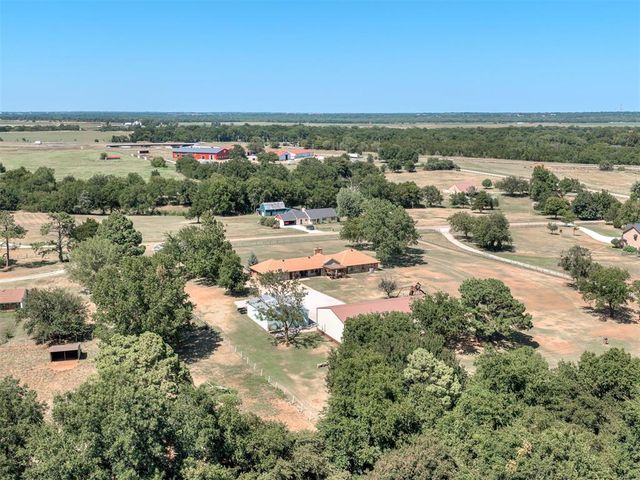 4 Cedar Lake Lane, Goldsby, OK 73093